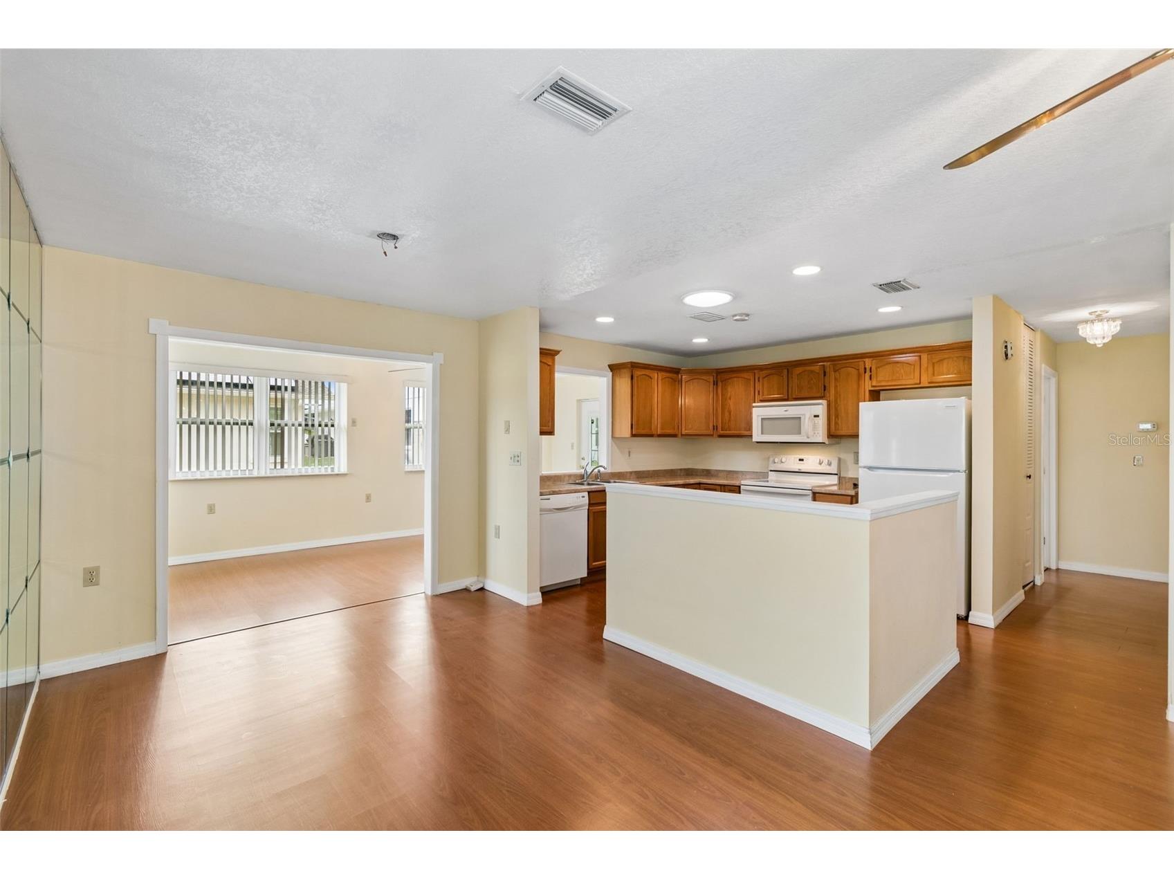 8105 Casuarina Drive Port Richey FL 34668 W7884152 image9