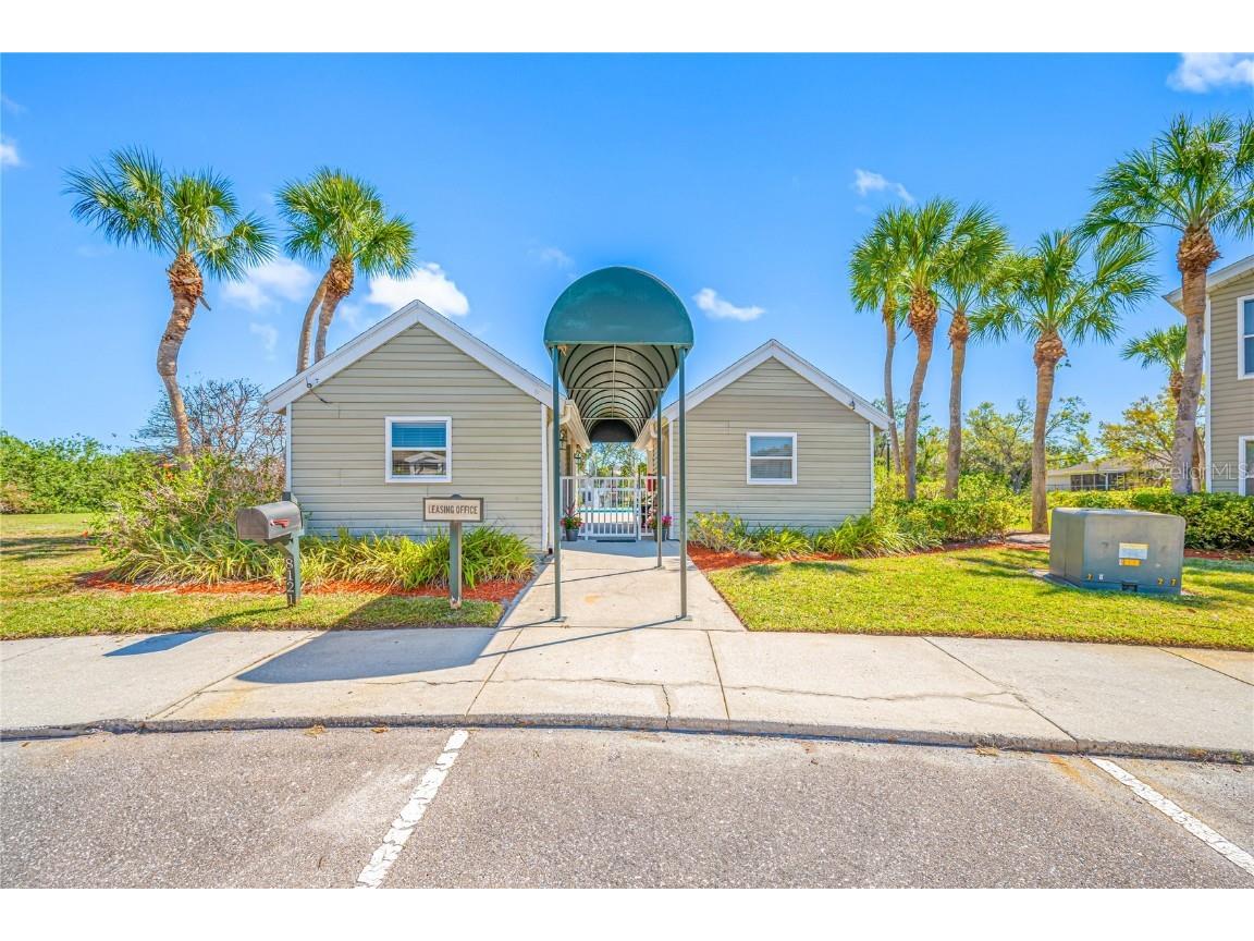 8106 45th Court E #4 Sarasota FL 34243 A4668888 image10