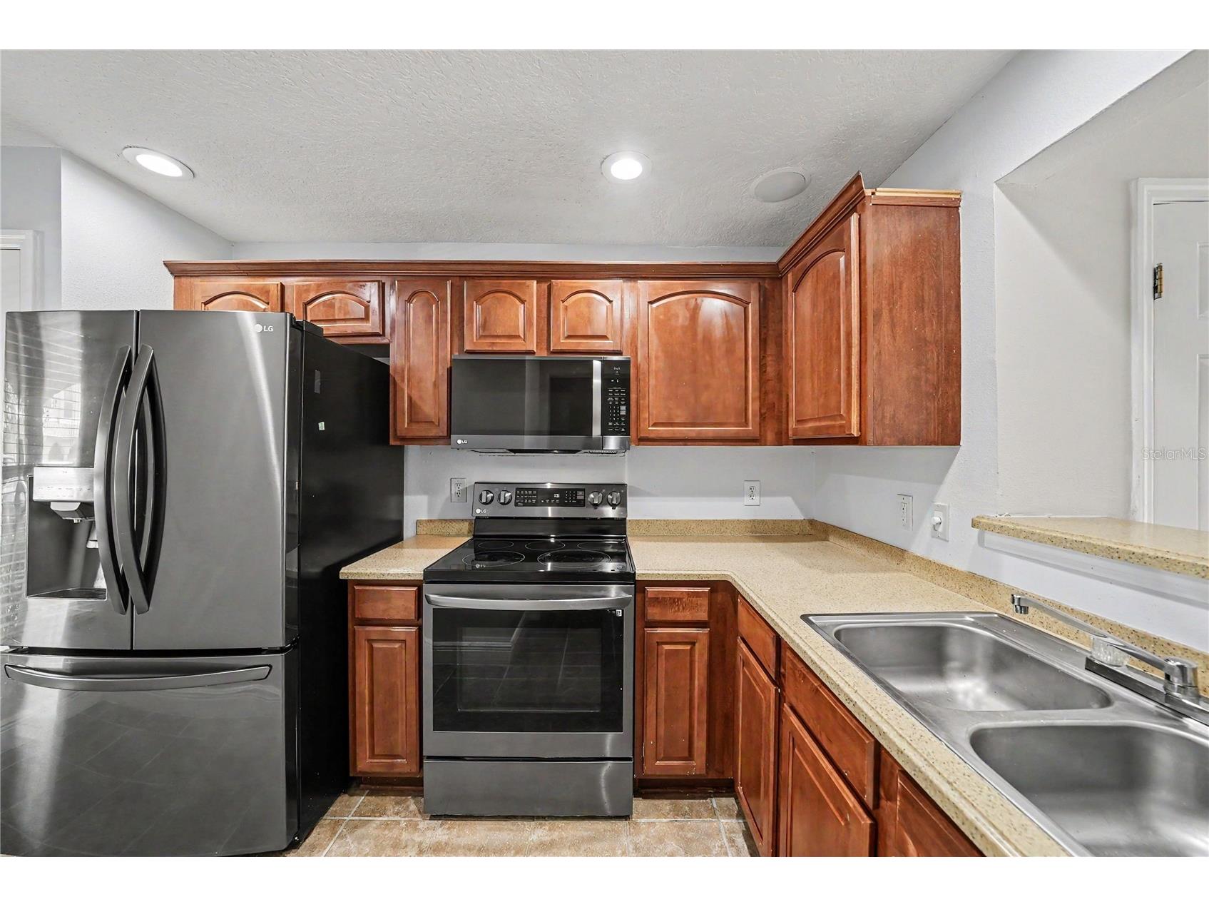 8106 Silent Creek Drive Tampa FL 33615 TB8525771 image5