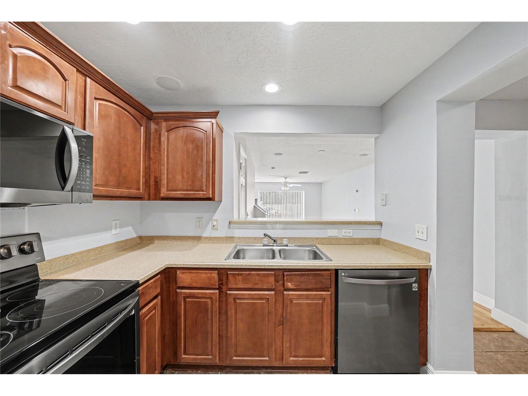 8106 Silent Creek Drive Tampa FL 33615 TB8525771 image7