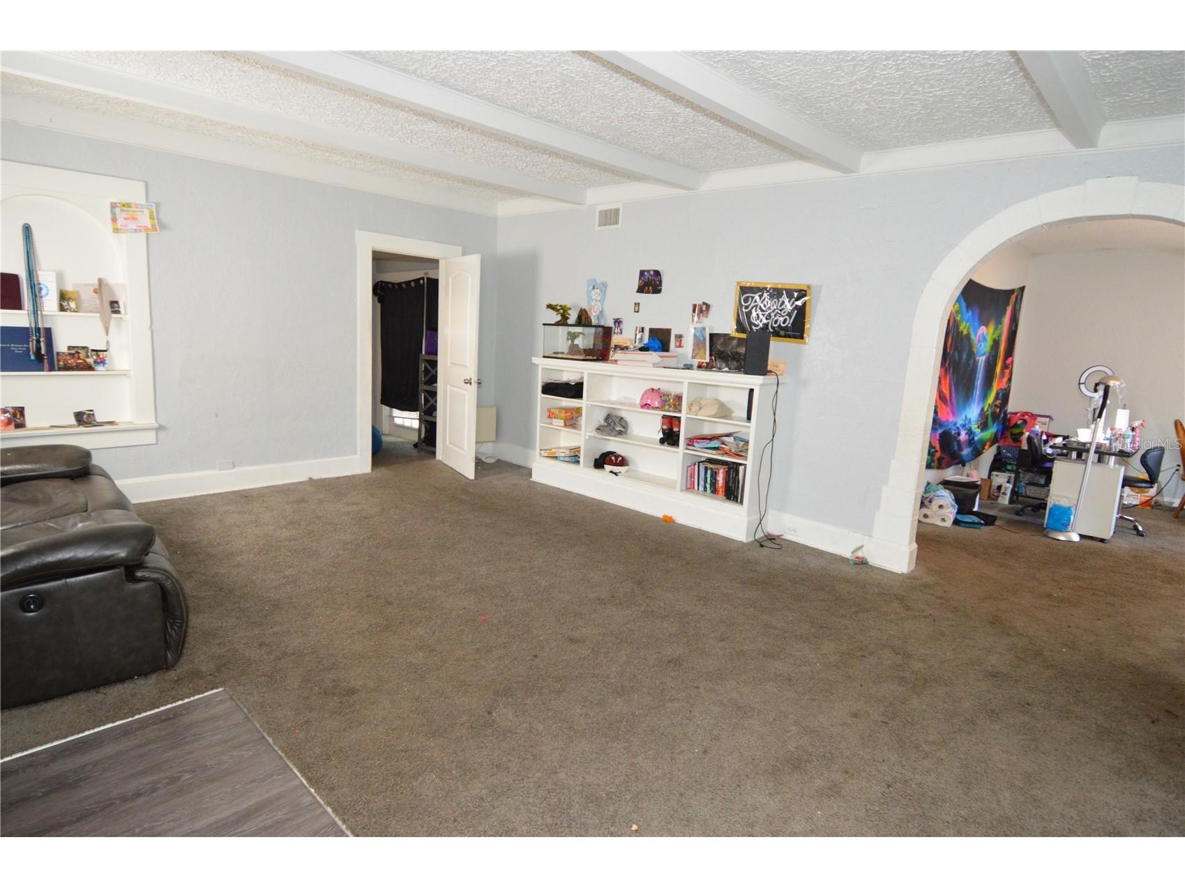 811 18th Avenue S Saint Petersburg FL 33705 TB8493787 image24