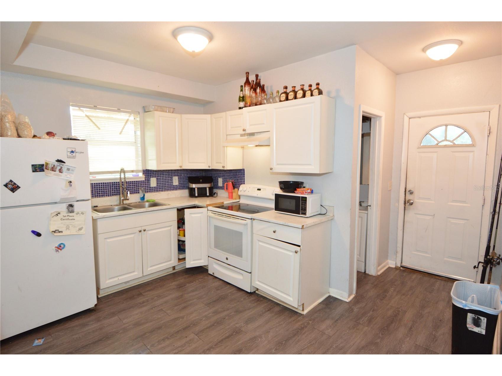 811 18th Avenue S Saint Petersburg FL 33705 TB8493787 image4
