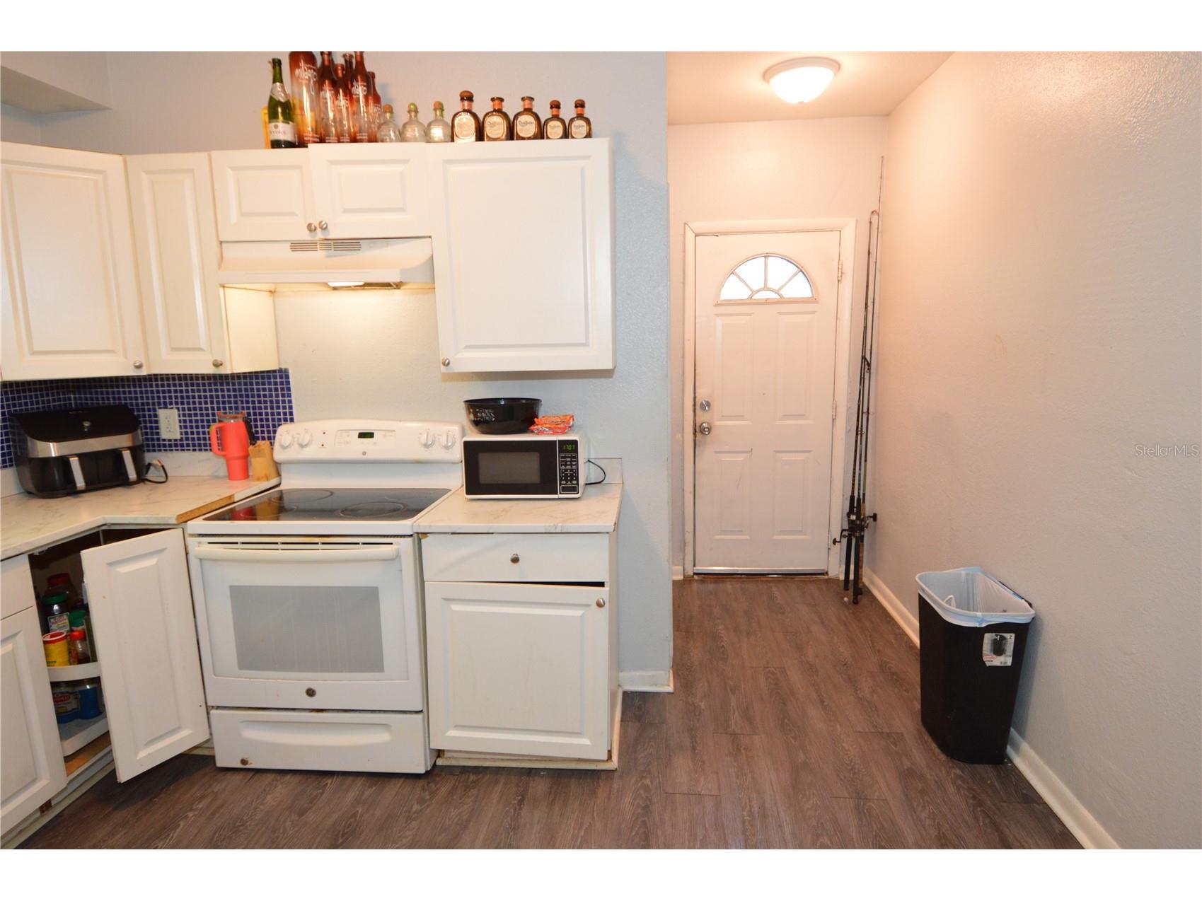 811 18th Avenue S Saint Petersburg FL 33705 TB8493787 image5