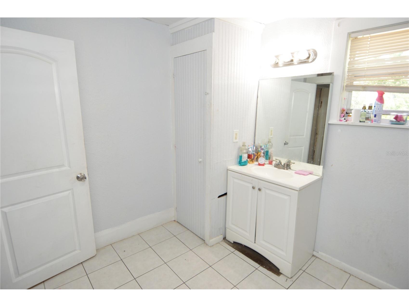 811 18th Avenue S Saint Petersburg FL 33705 TB8493787 image51