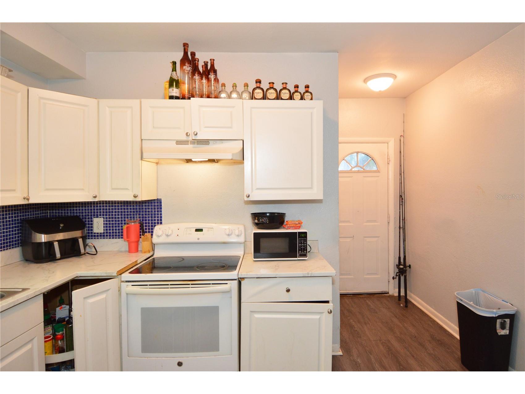 811 18th Avenue S Saint Petersburg FL 33705 TB8493787 image6
