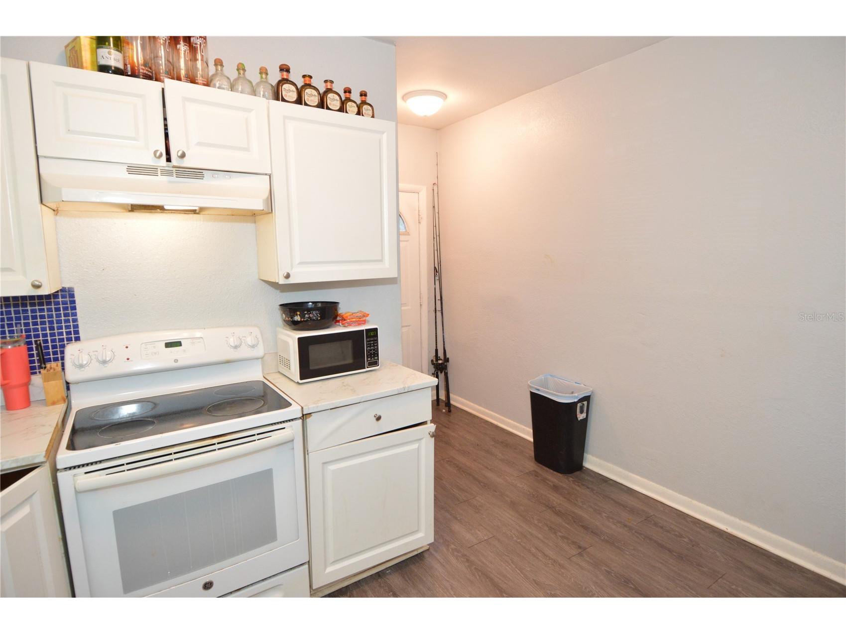 811 18th Avenue S Saint Petersburg FL 33705 TB8493787 image7