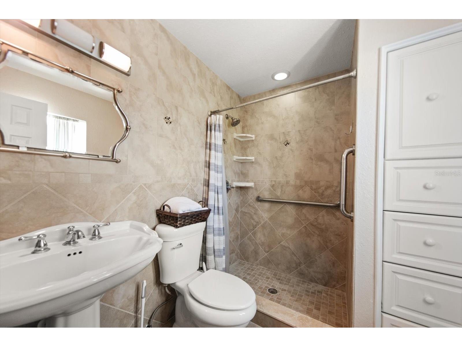 811 48th Avenue N Saint Petersburg FL 33703 W7885672 image17