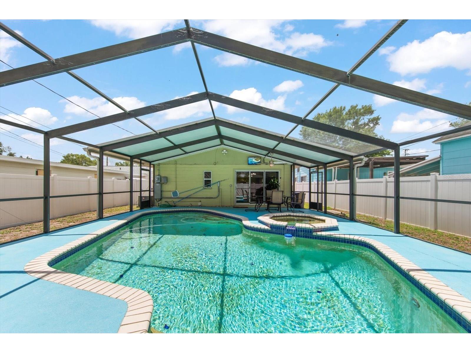 811 48th Avenue N Saint Petersburg FL 33703 W7885672 image20
