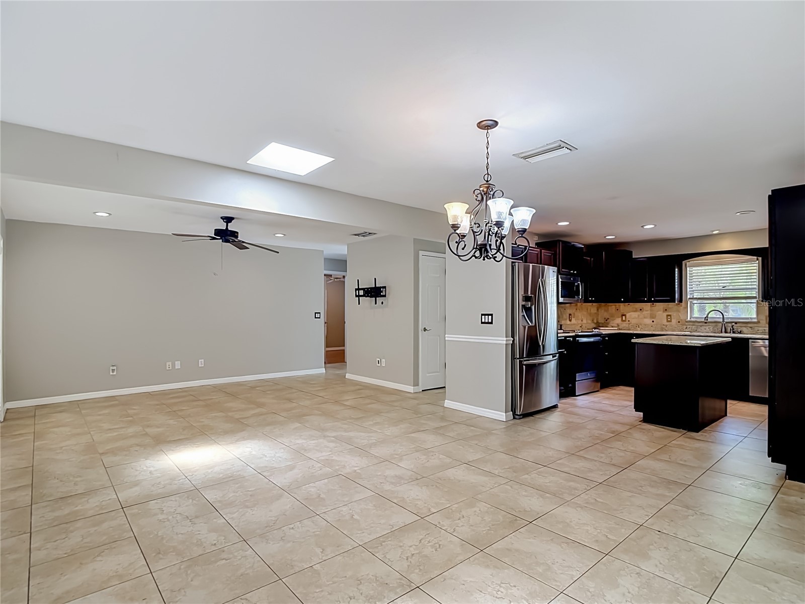 811 Ambassador Loop Tampa FL 33613 TB8508836 image19