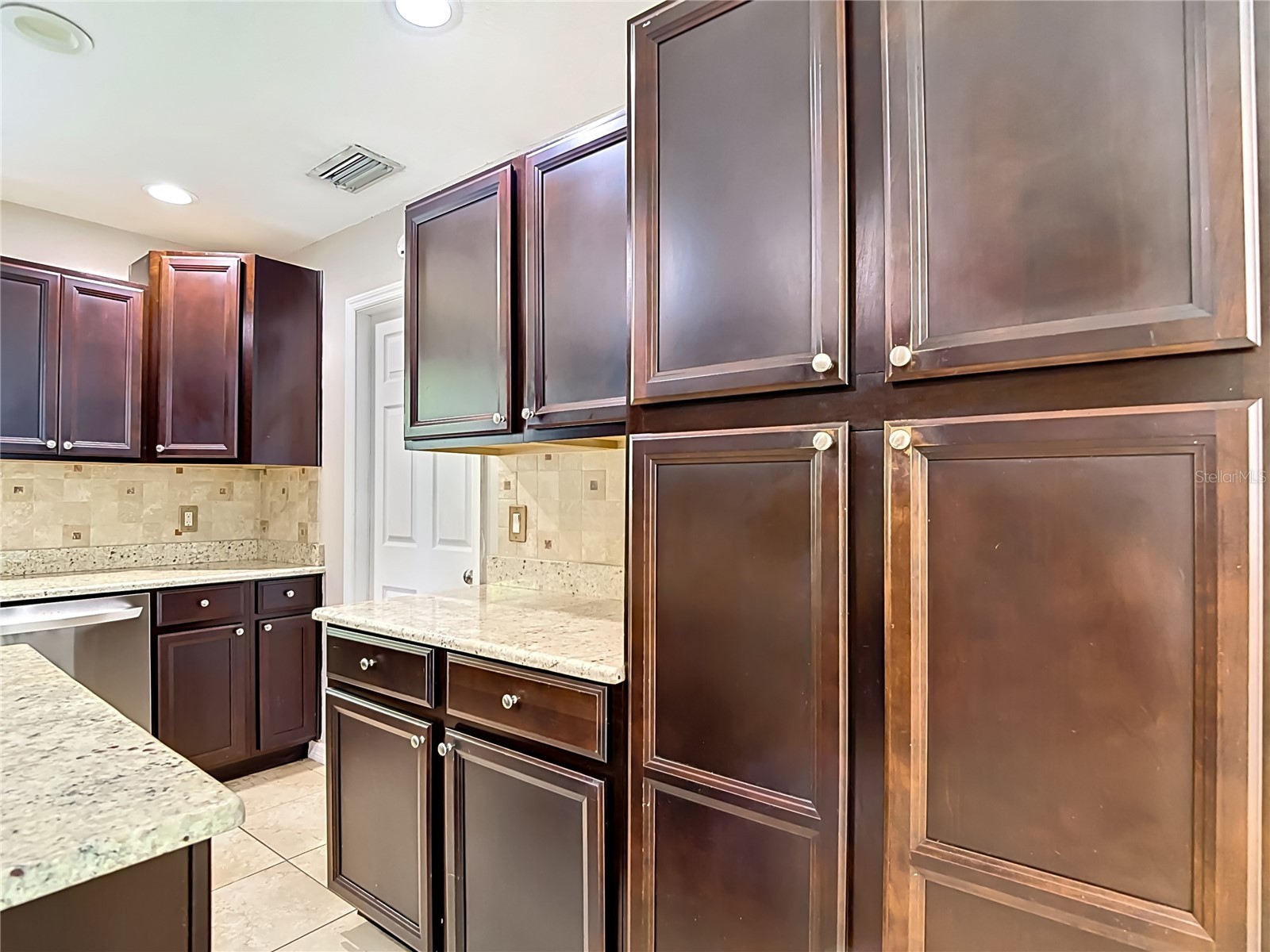 811 Ambassador Loop Tampa FL 33613 TB8508836 image24