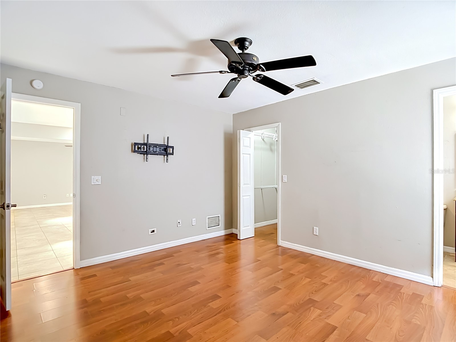 811 Ambassador Loop Tampa FL 33613 TB8508836 image40