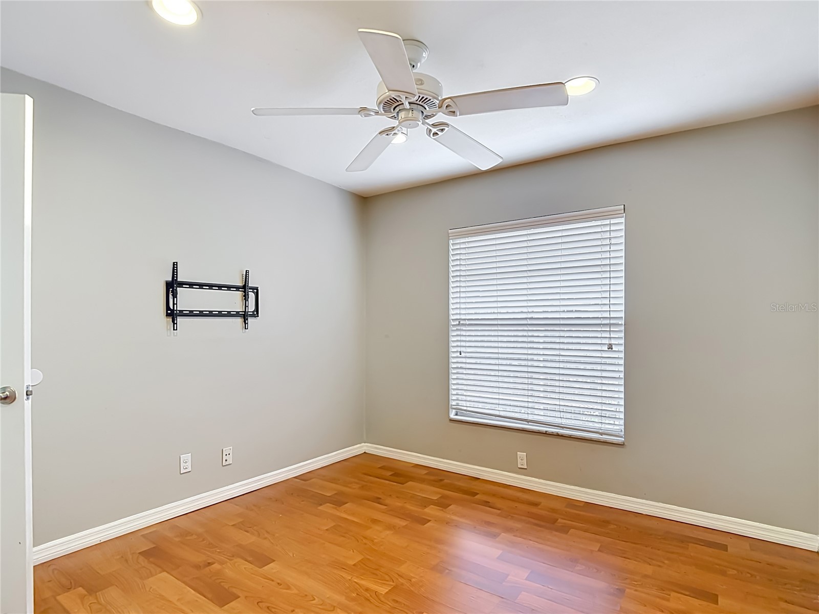 811 Ambassador Loop Tampa FL 33613 TB8508836 image54