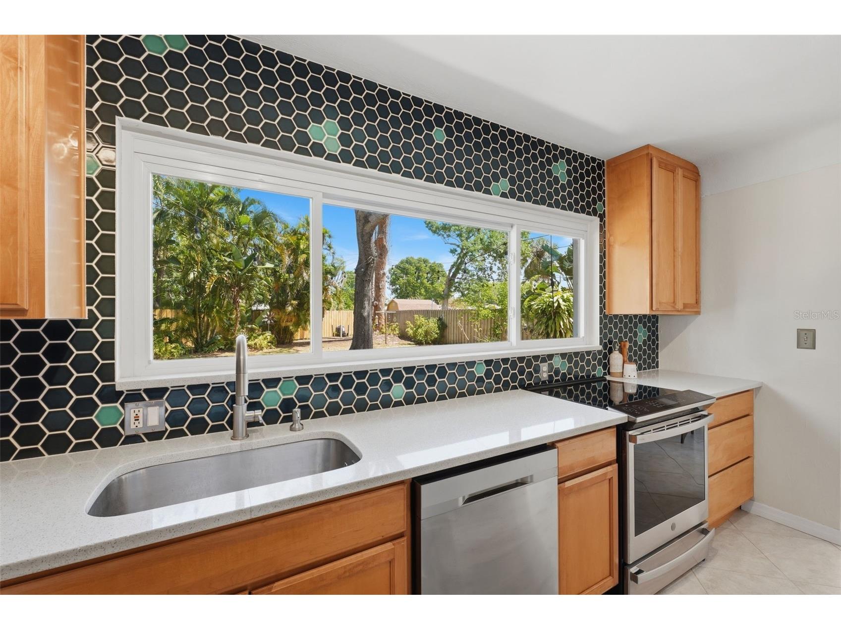 811 Bay Vista Boulevard S Saint Petersburg FL 33705 TB8494741 image10