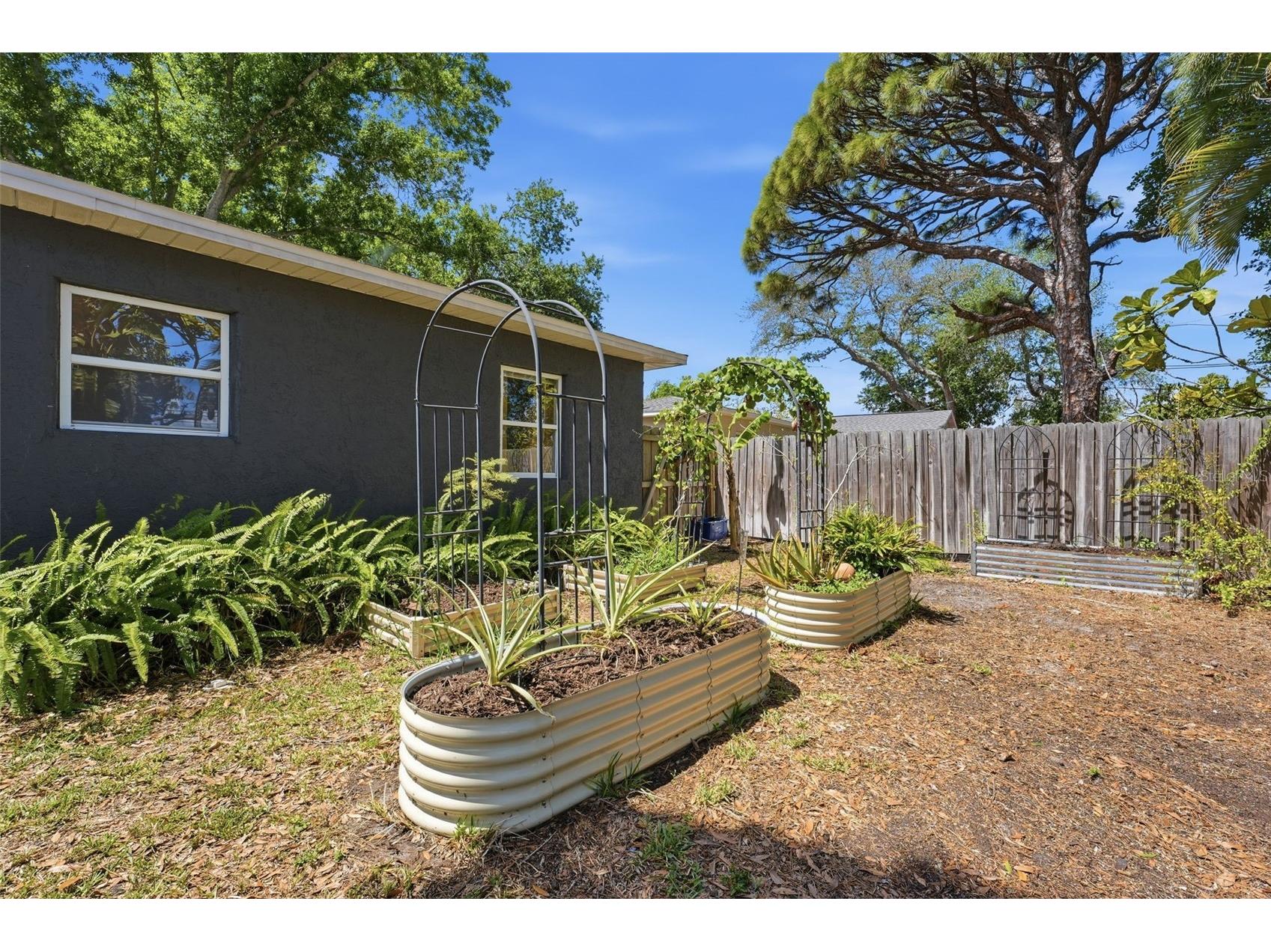 811 Bay Vista Boulevard S Saint Petersburg FL 33705 TB8494741 image24