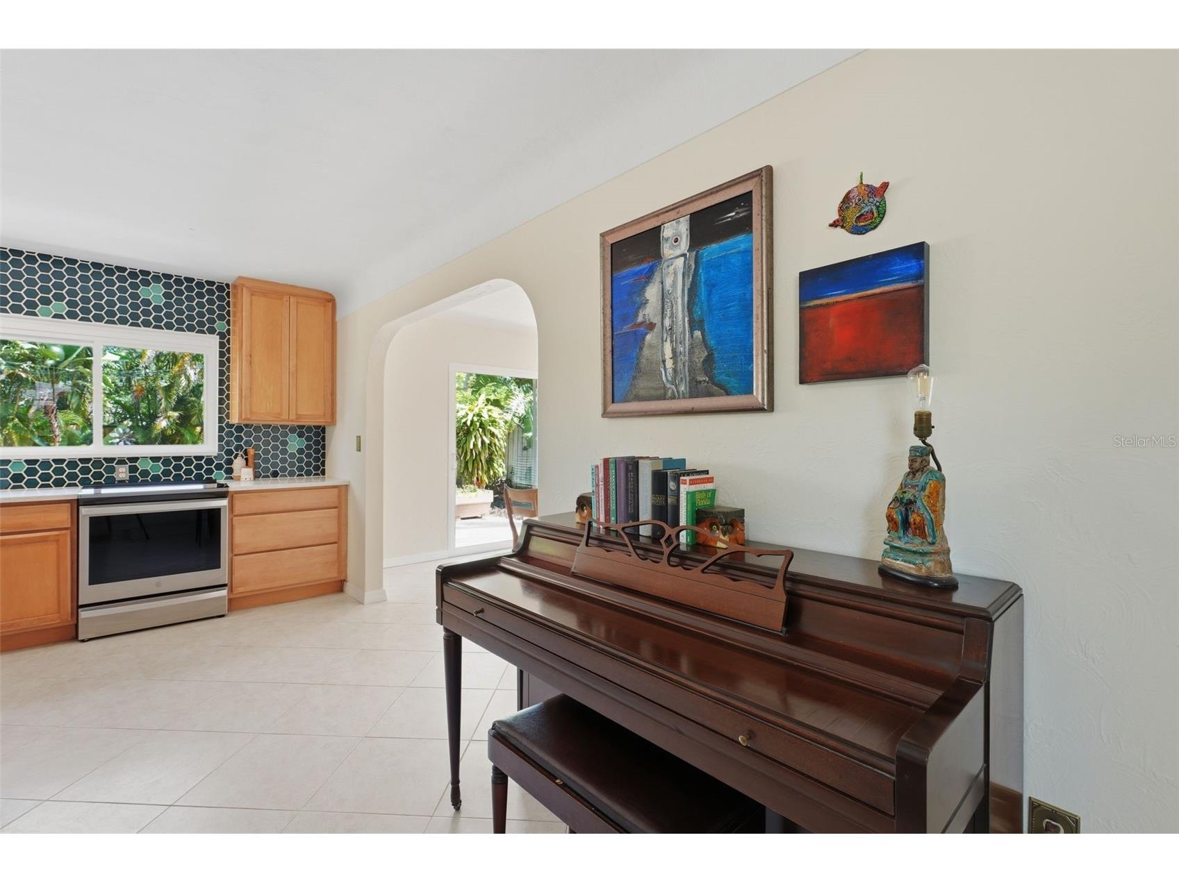 811 Bay Vista Boulevard S Saint Petersburg FL 33705 TB8494741 image8