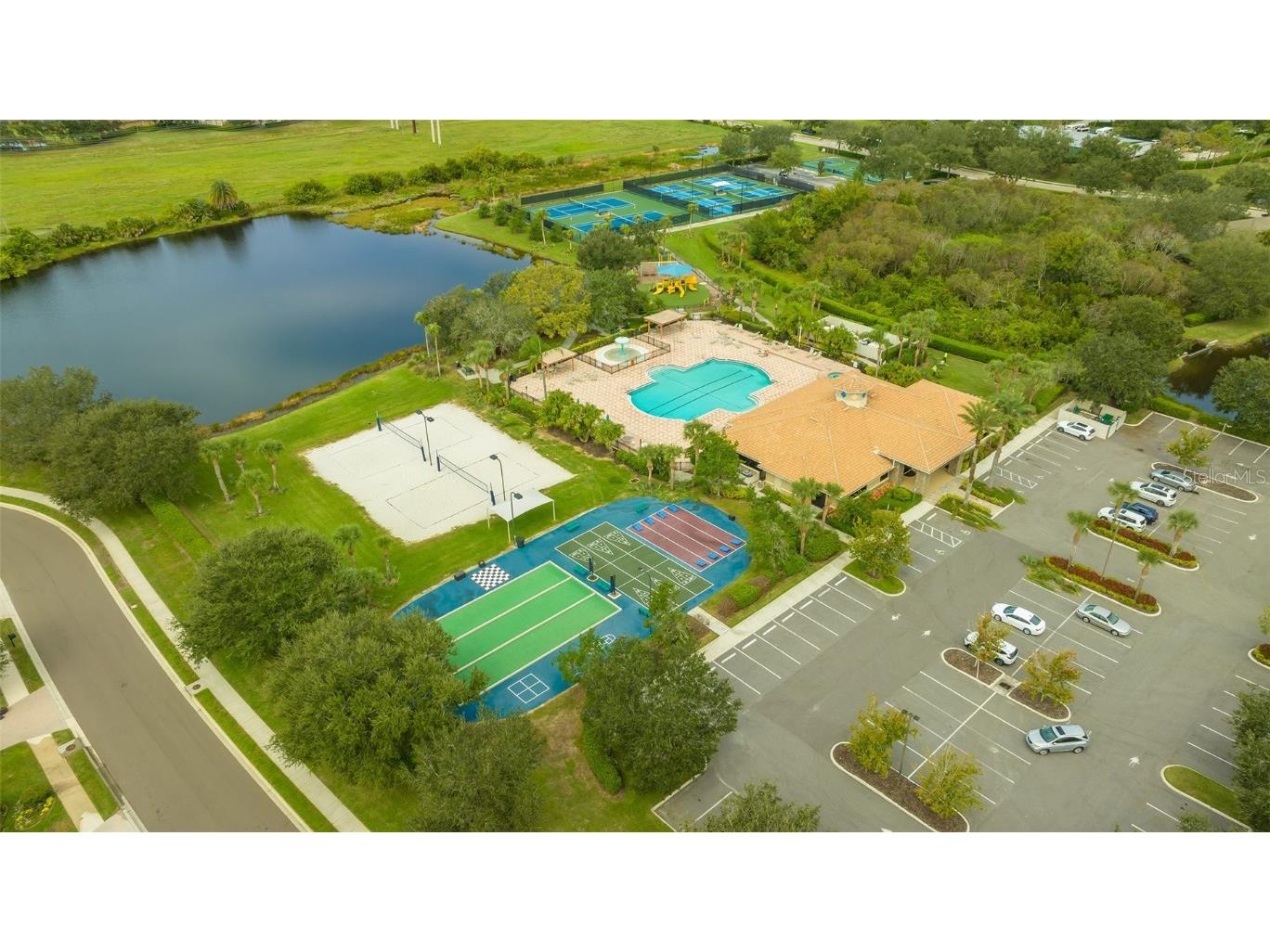 811 Fairwaycove Lane #107 Bradenton FL 34212 A4664614 image59