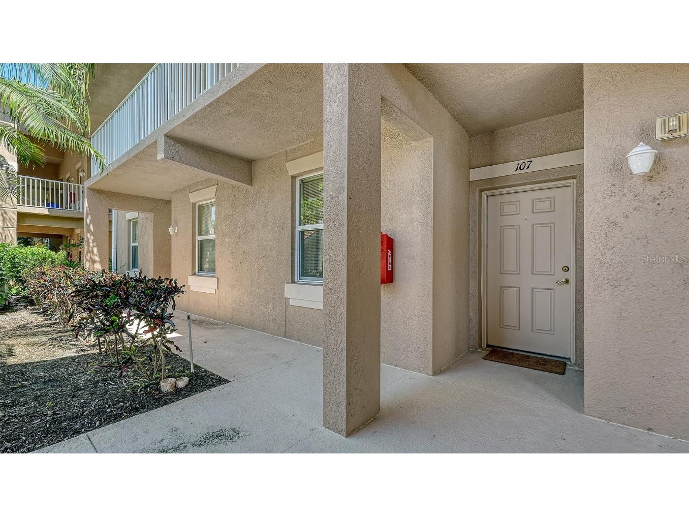 811 Fairwaycove Lane #107 Bradenton FL 34212 A4664614 image9