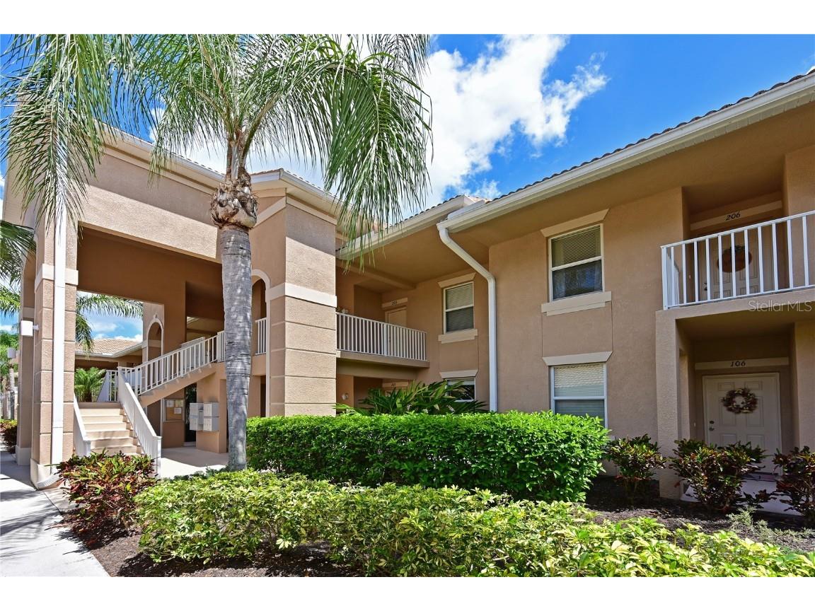 811 Fairwaycove Lane #204 Bradenton FL 34212 A4566413 image1