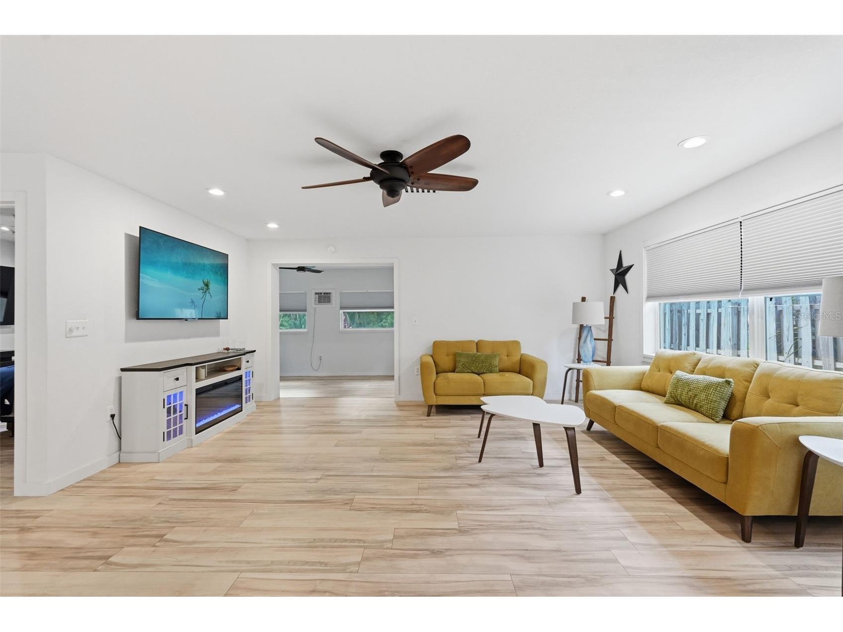 811 Michigan Boulevard Dunedin FL 34698 TB8495445 image11