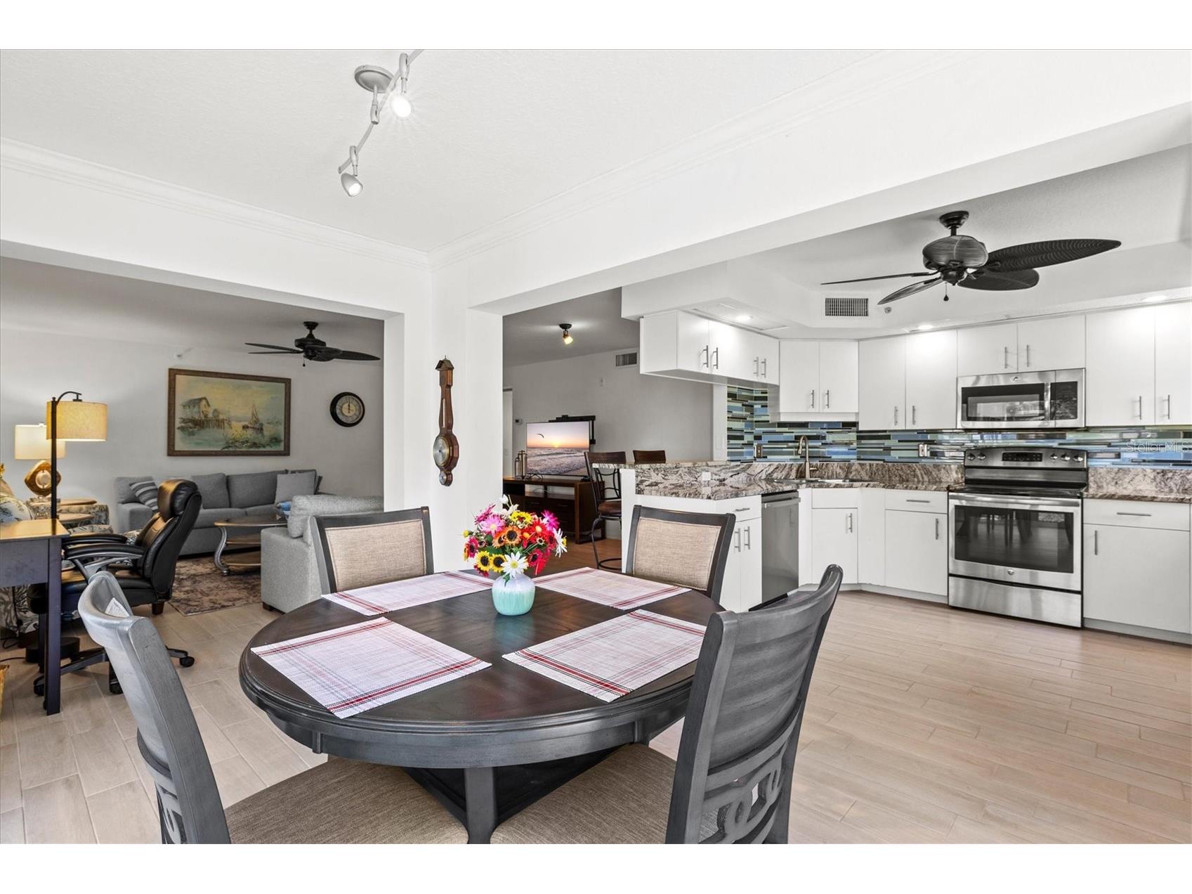 811 Montrose Drive #103 Venice FL 34293 N6143916 image16