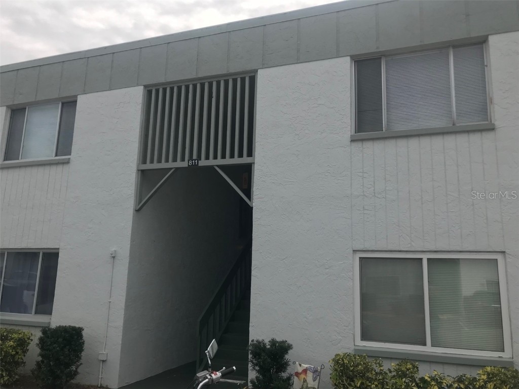 811 N Keene Road #V-7 Clearwater FL 33755 U8213344 image1