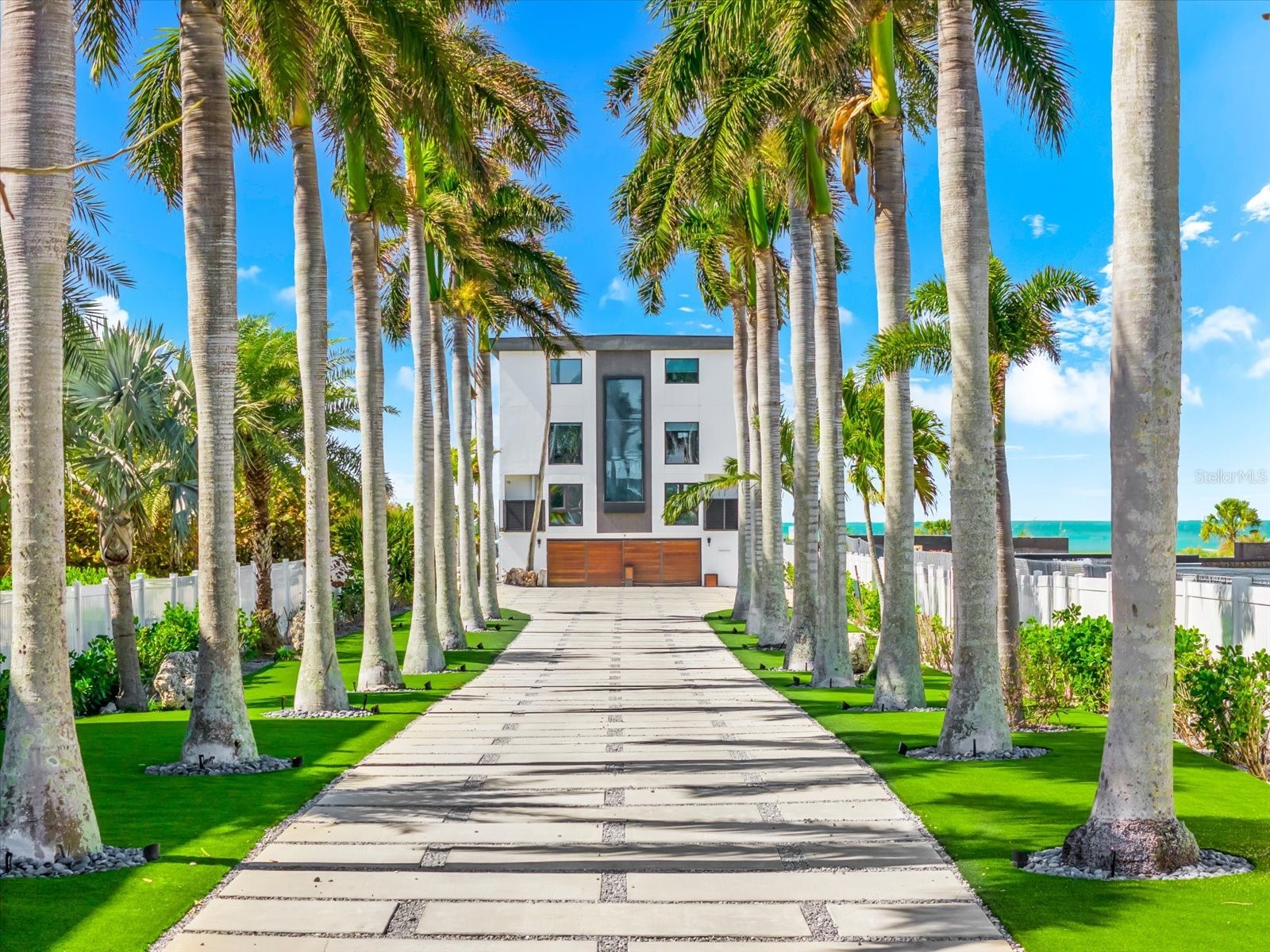 811 N Shore Drive Anna Maria FL 34216 A4684895 image1
