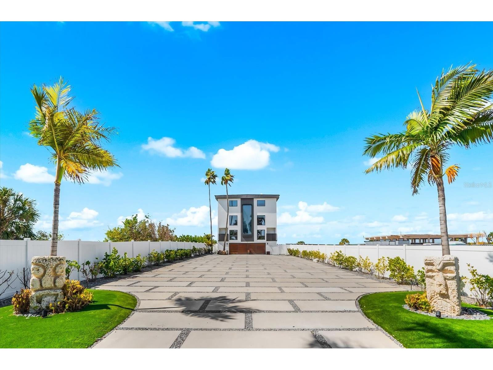 811 N Shore Drive Anna Maria FL 34216 A4684895 image3