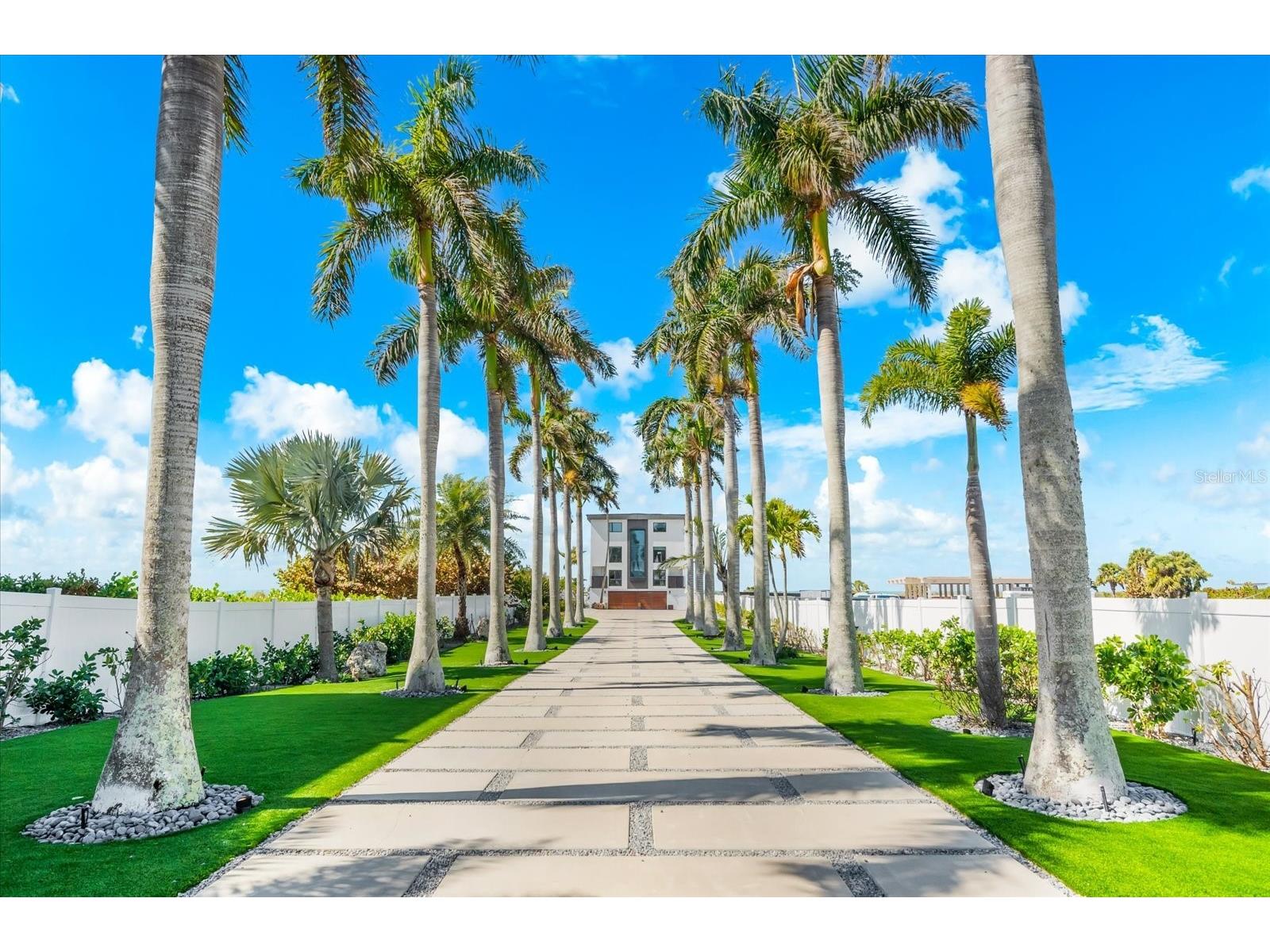 811 N Shore Drive Anna Maria FL 34216 A4684895 image4
