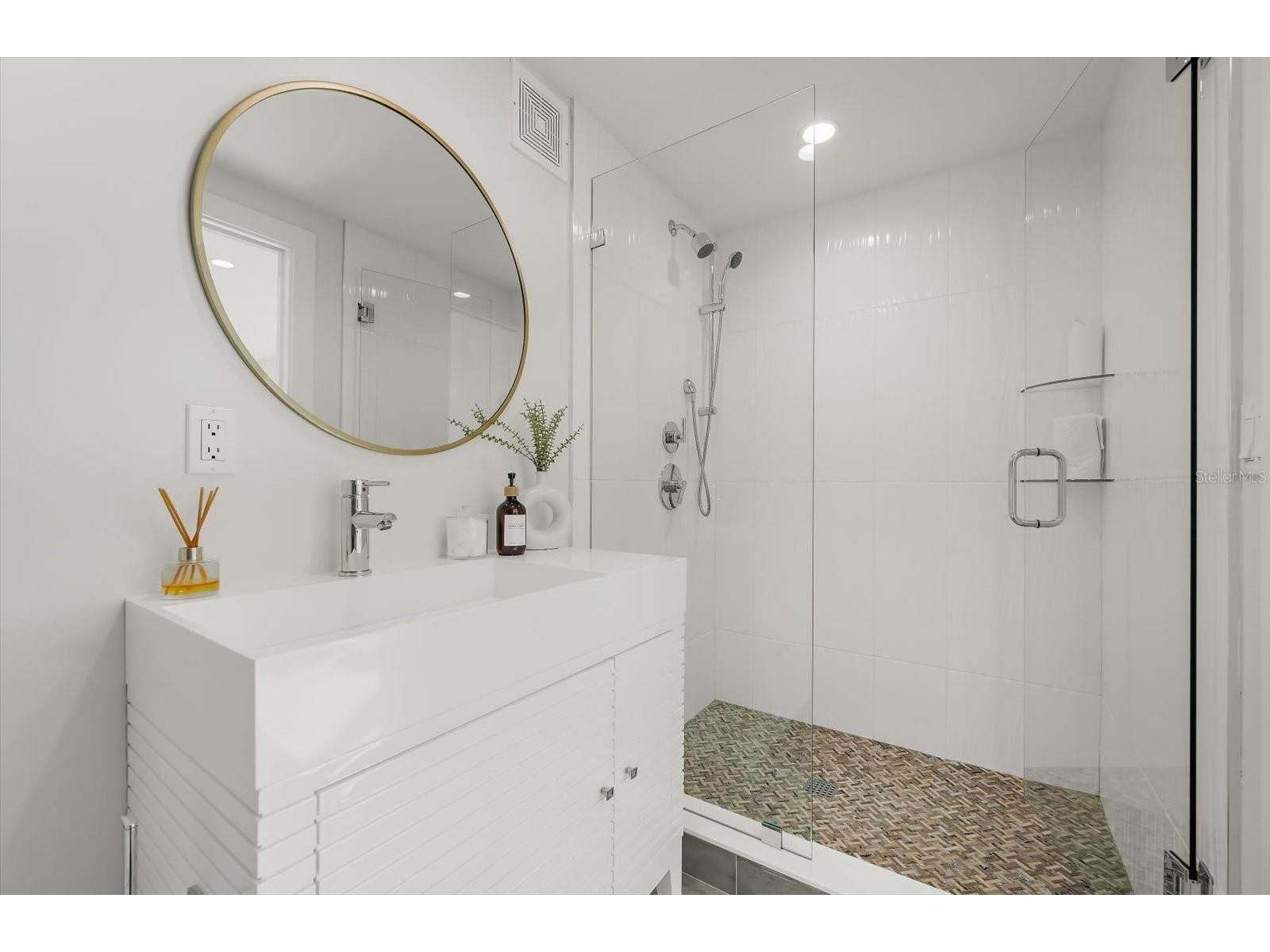 811 N Shore Drive Anna Maria FL 34216 A4684895 image55