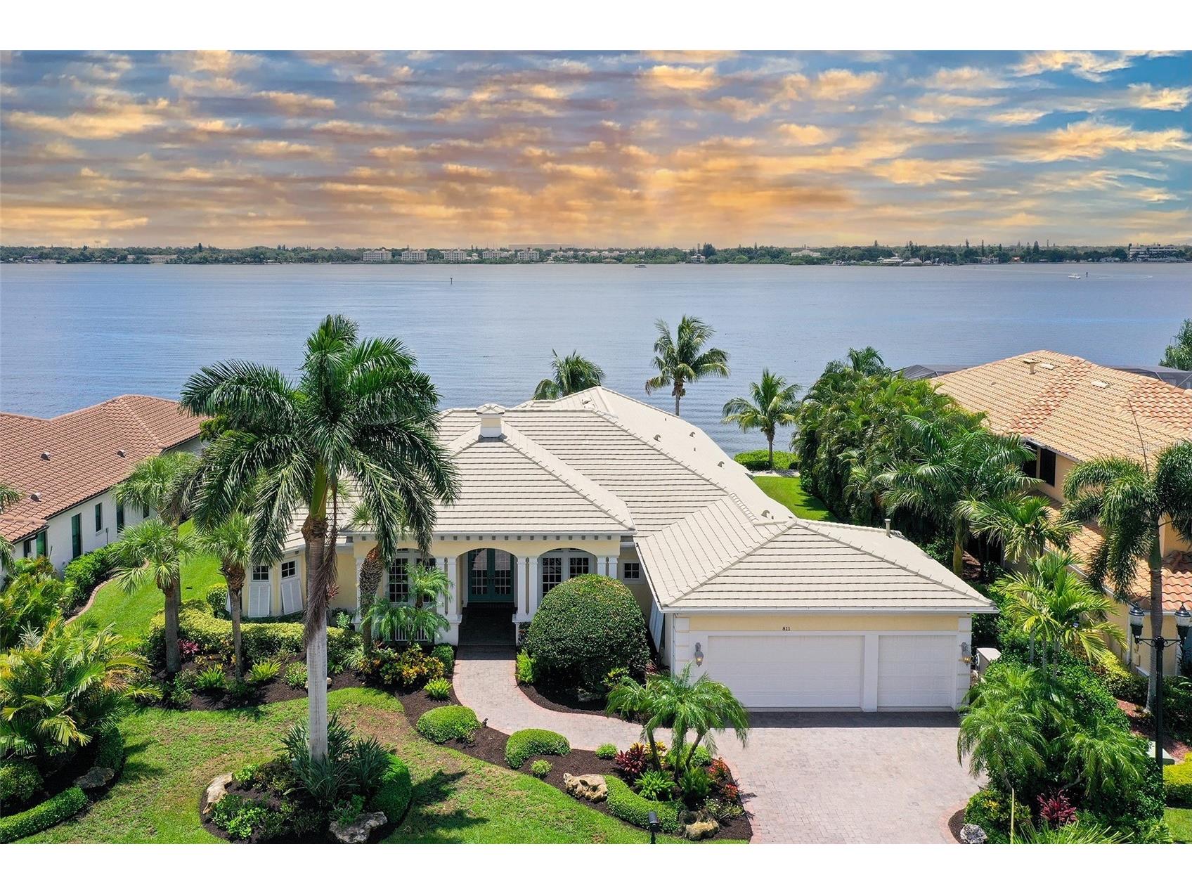811 Riviera Dunes Way Palmetto FL 34221 - MANATEE RIVER A4666911 image1