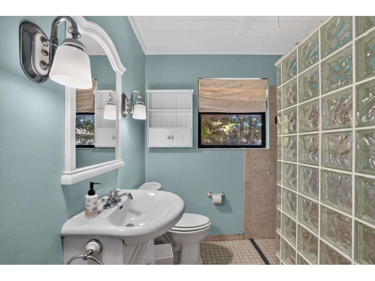 811 Sarabay Road Osprey FL 34229 A4697921 image21
