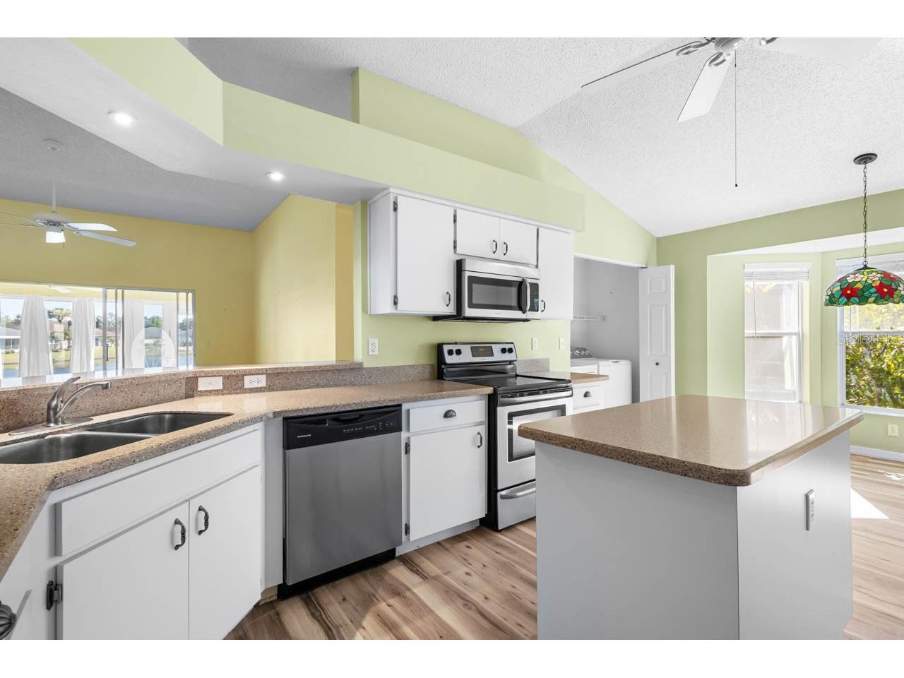 811 Staffordshire Lane Sun City Center FL 33573 TB8467727 image10