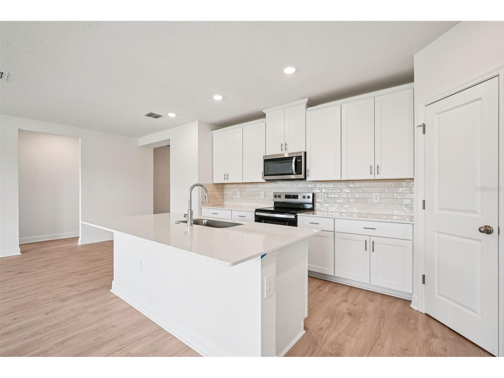 811 Sunshower Drive Lady Lake FL 32159 TB8477107 image12