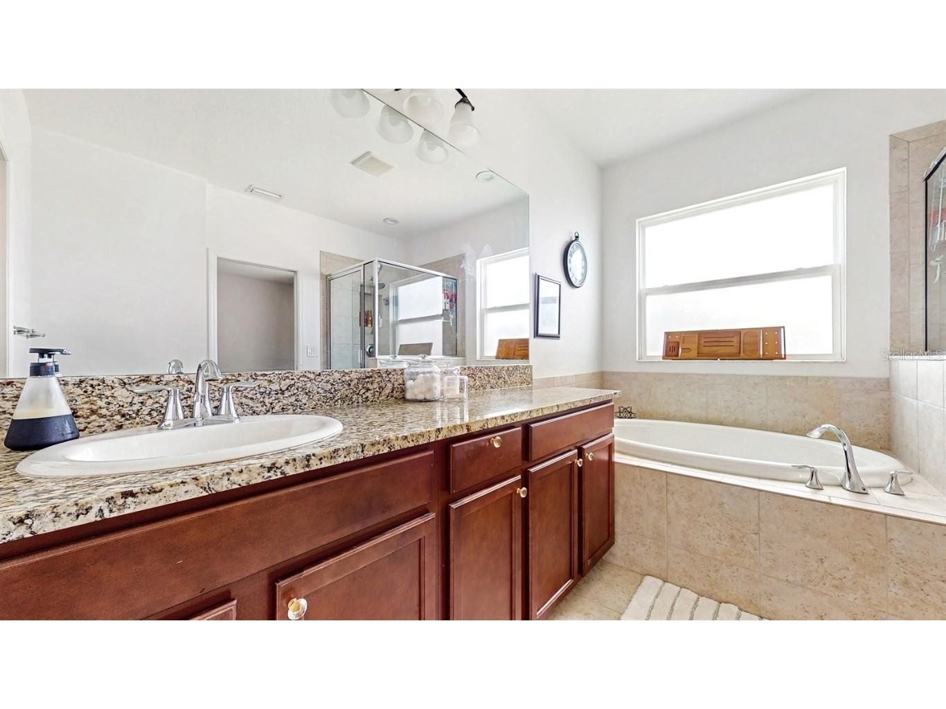 8111 Brickleton Woods Avenue Gibsonton FL 33534 TB8392322 image24
