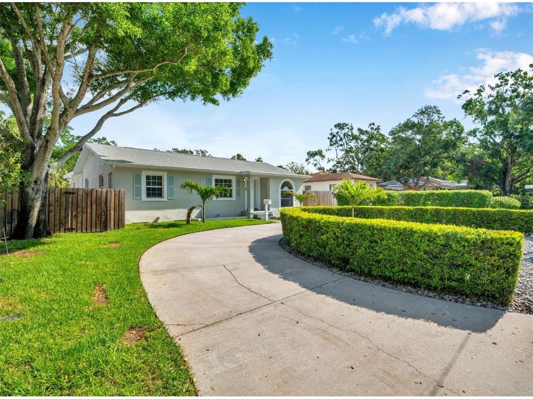 8111 Country Club Road N Saint Petersburg FL 33710 TB8373844 image1