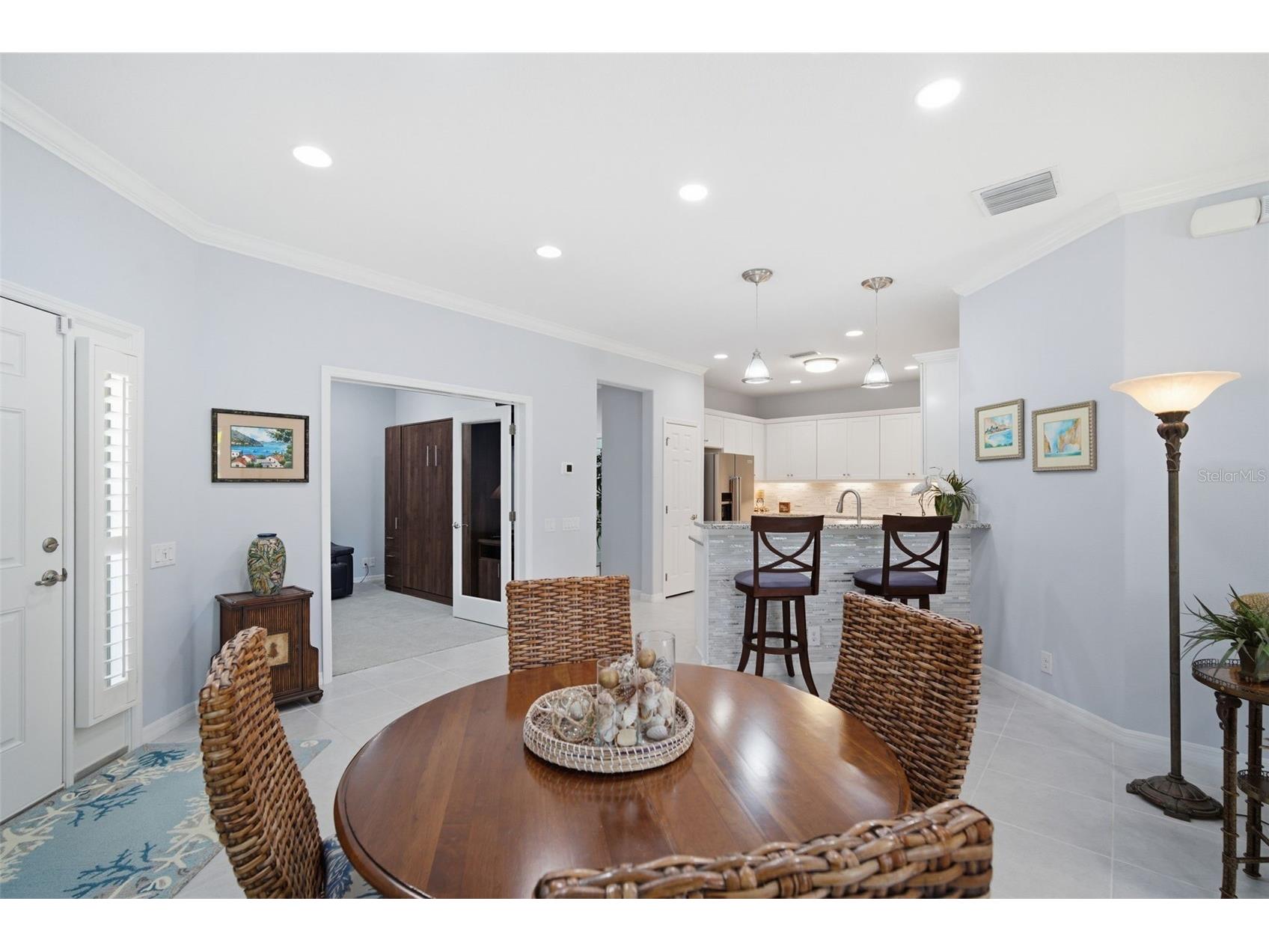 8111 Pine Crest Street Seminole FL 33777 TB8507623 image8