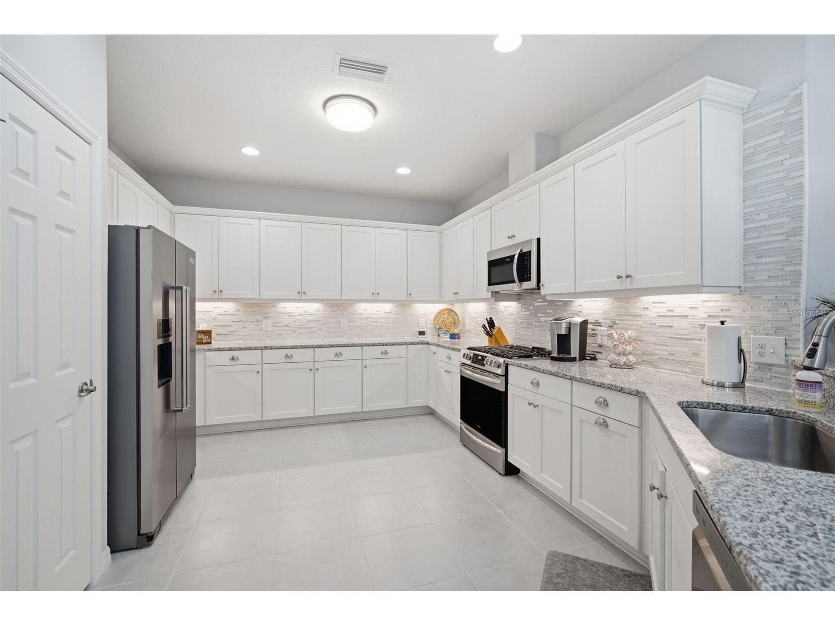 8111 Pine Crest Street Seminole FL 33777 TB8507623 image9