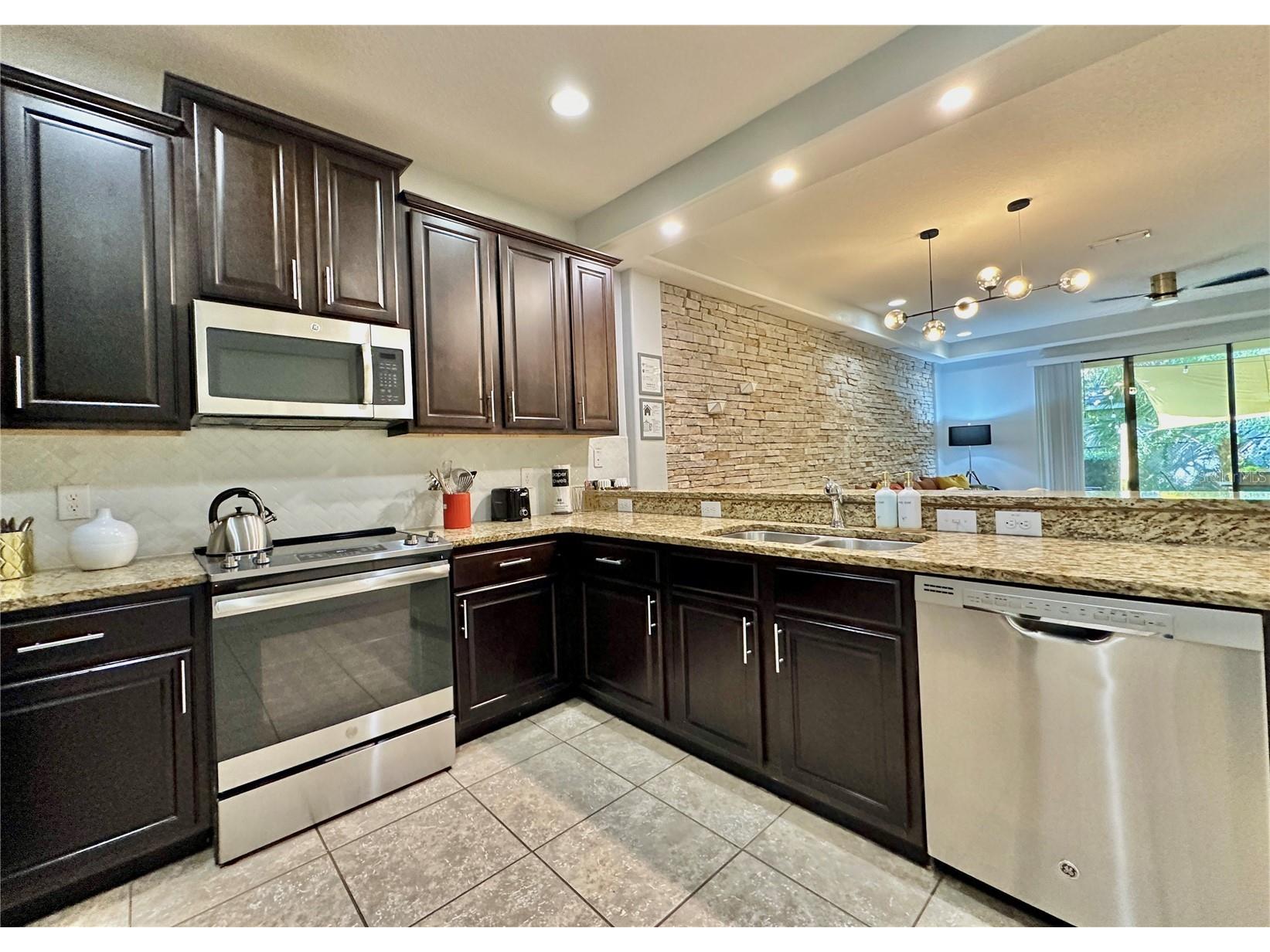 8111 Roseville Boulevard Davenport FL 33896 O6394611 image14