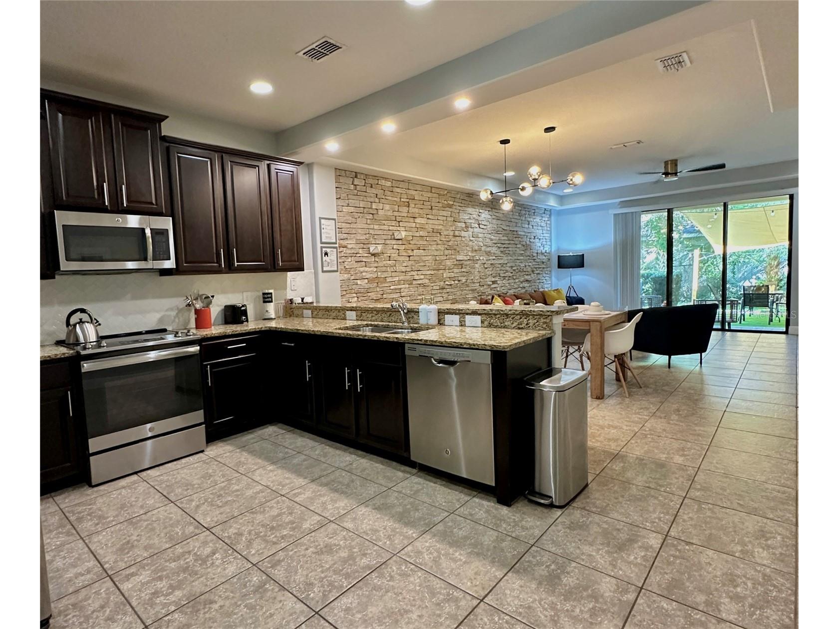 8111 Roseville Boulevard Davenport FL 33896 O6394611 image15