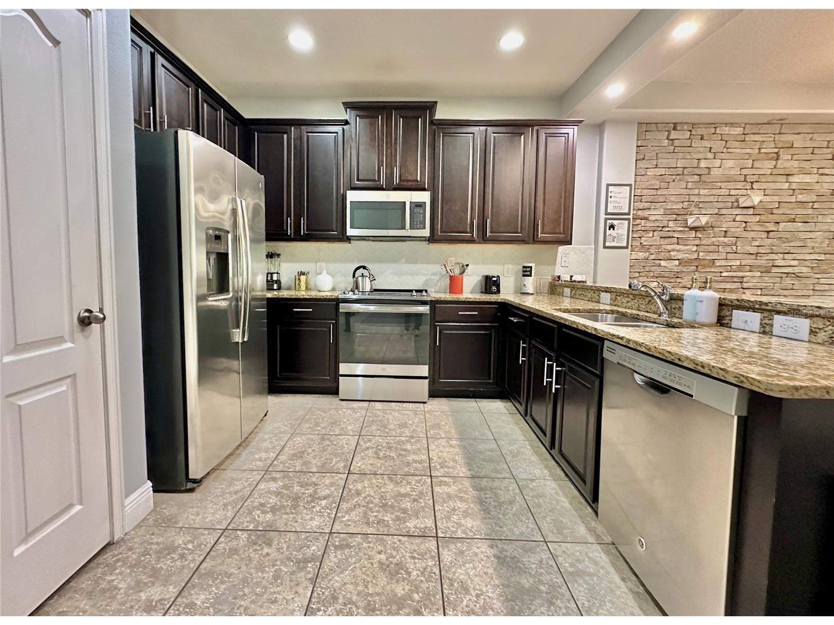 8111 Roseville Boulevard Davenport FL 33896 O6394611 image4
