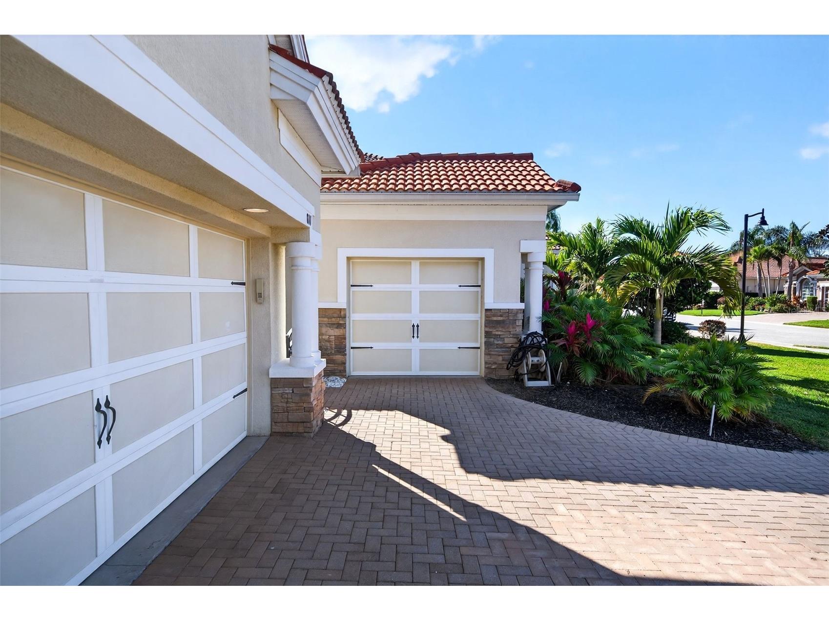 8111 Santa Rosa Court Sarasota FL 34243 A4679494 image10