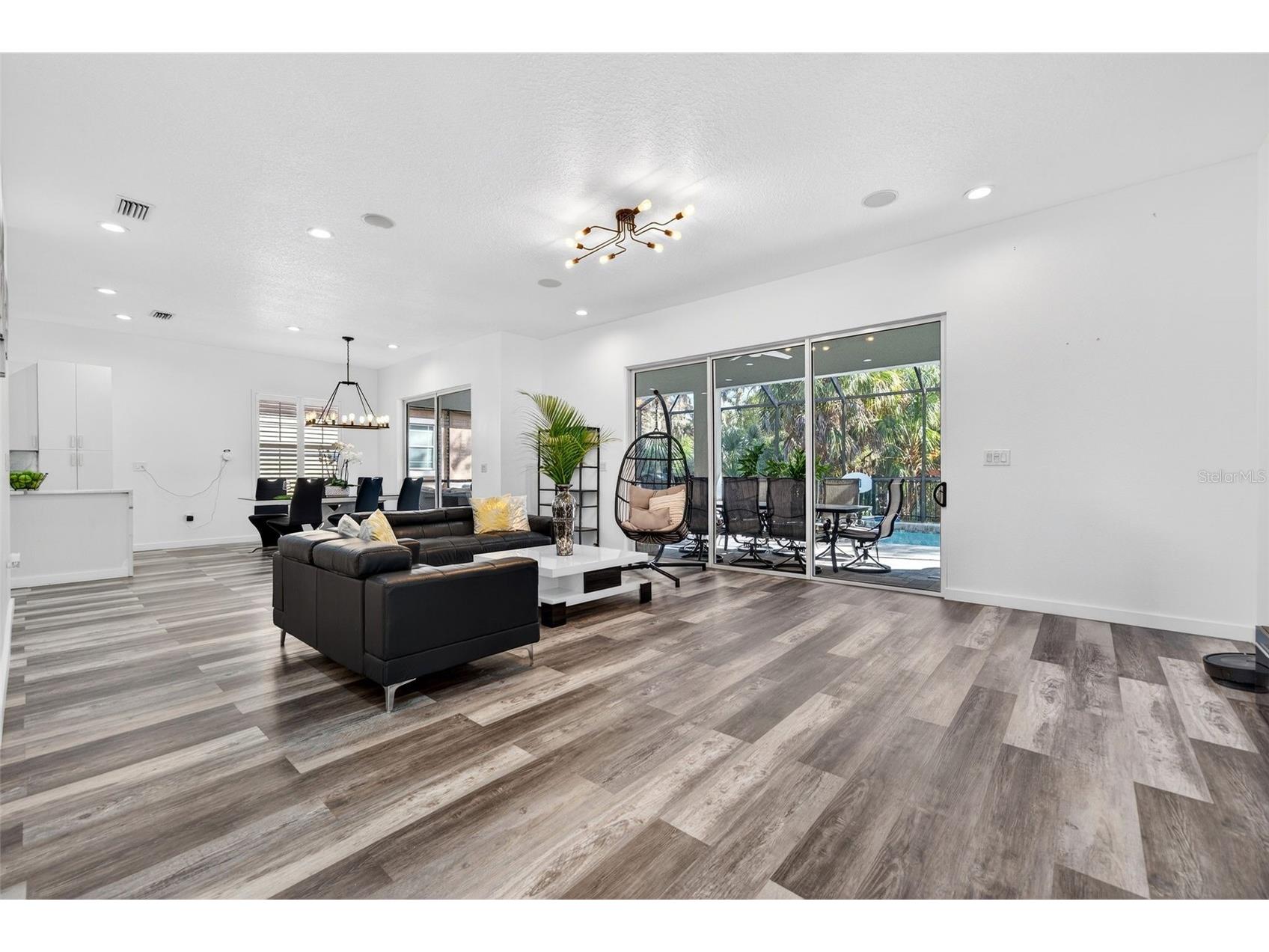 8111 Santa Rosa Court Sarasota FL 34243 A4679494 image14