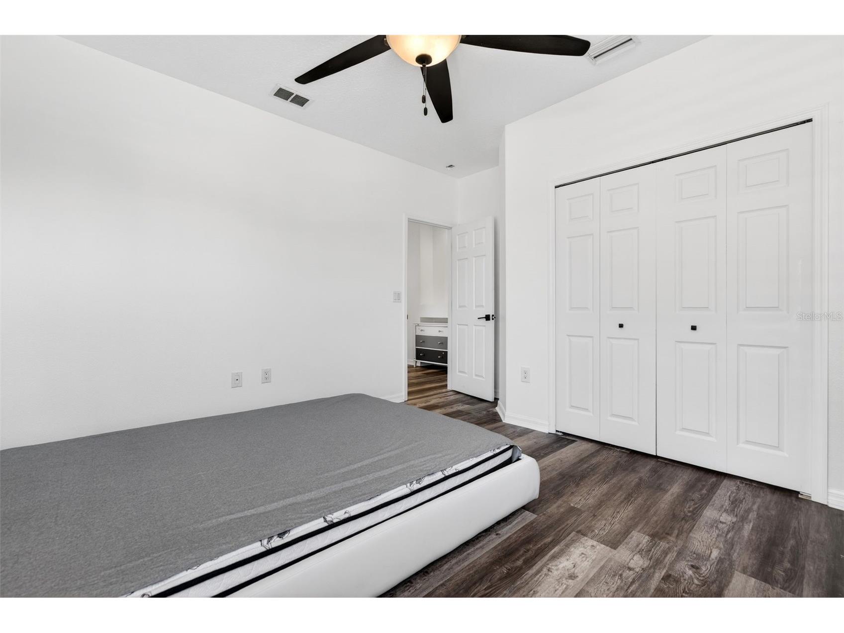 8111 Santa Rosa Court Sarasota FL 34243 A4679494 image36