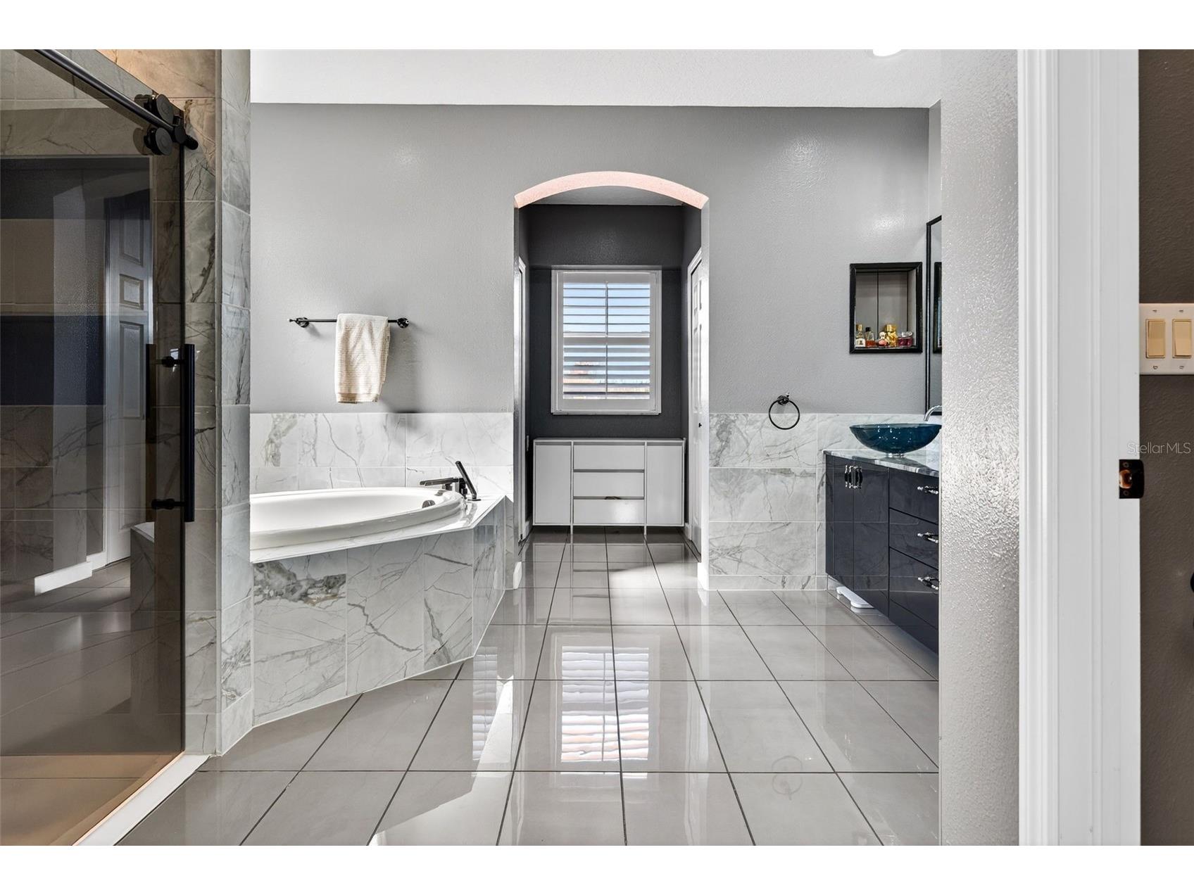 8111 Santa Rosa Court Sarasota FL 34243 A4679494 image49