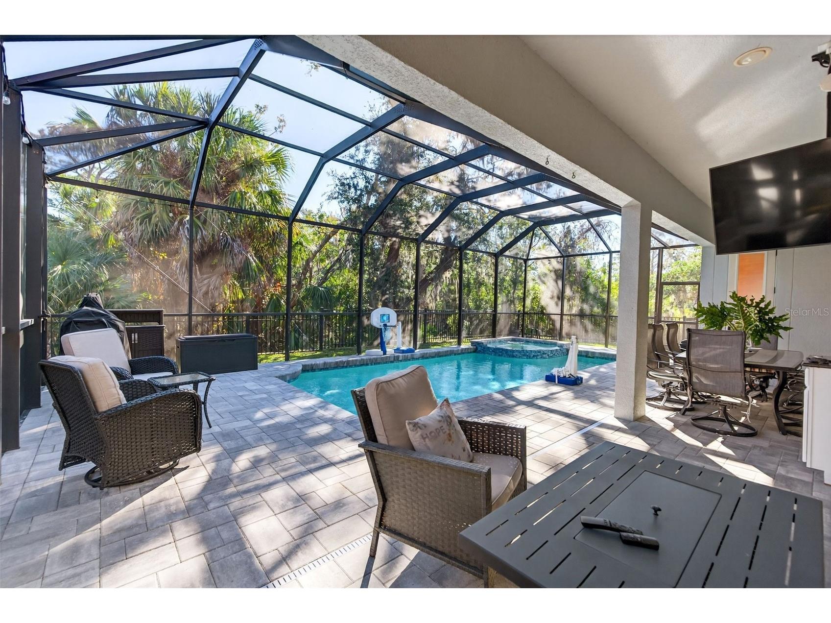 8111 Santa Rosa Court Sarasota FL 34243 A4679494 image5