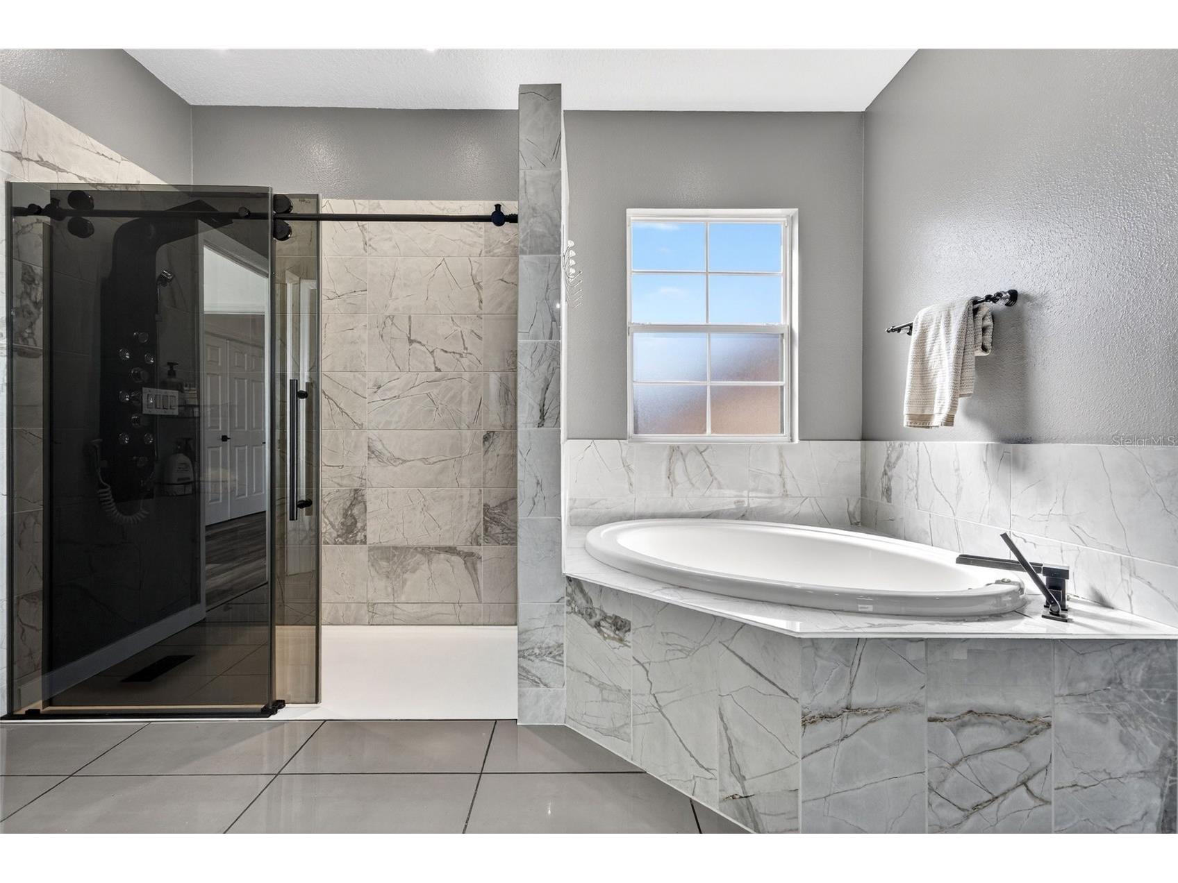 8111 Santa Rosa Court Sarasota FL 34243 A4679494 image50