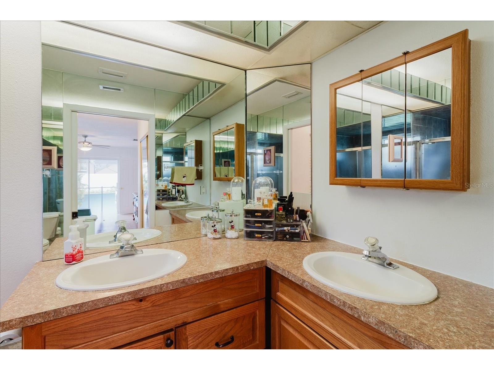 8112 Golden Bear Loop Port Richey FL 34668 TB8493594 image45