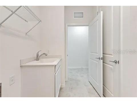 8113 Sternway Road Sarasota FL 34240 A4690848 image20