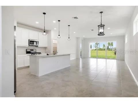 8113 Sternway Road Sarasota FL 34240 A4690848 image3