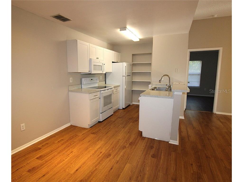 8114 45th Court E #7 Sarasota FL 34243 A4668903 image2